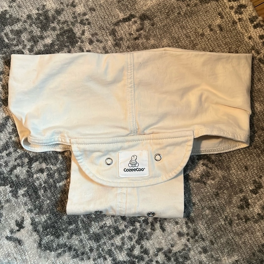 Size 3-6 Month CozeeCoo Wearable Baby Blanket and Medical Device